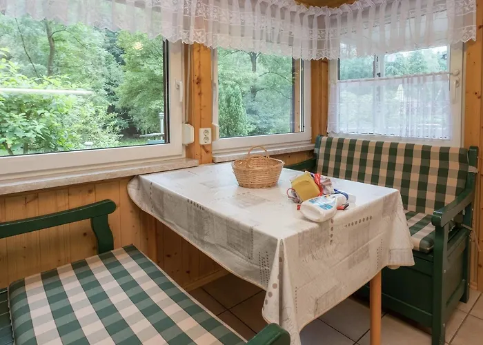 Welcoming In * Neustadt